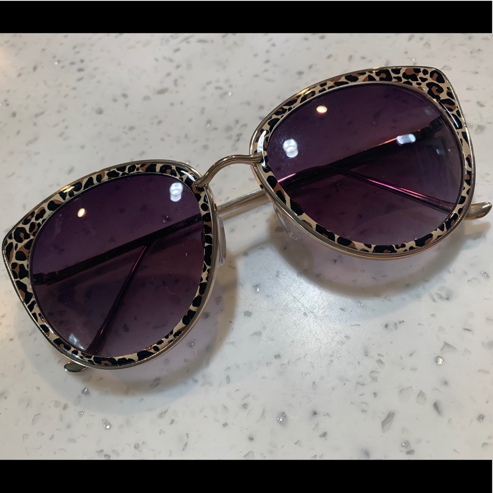 Like New Betsey Johnson Sunglasses